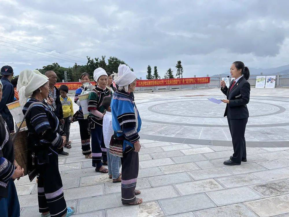 红河县**李卓亚荣获“全省**文化建设工作表现突出个人”荣誉称号(图1)